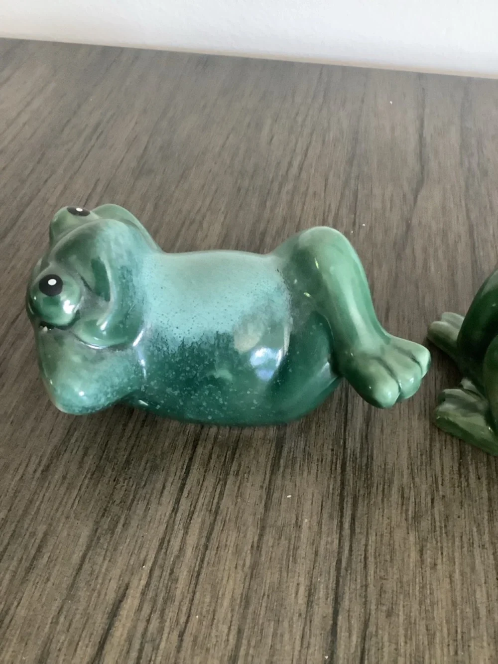 Green Ceramic Frog Figurine - Decorative Small Pet Accent